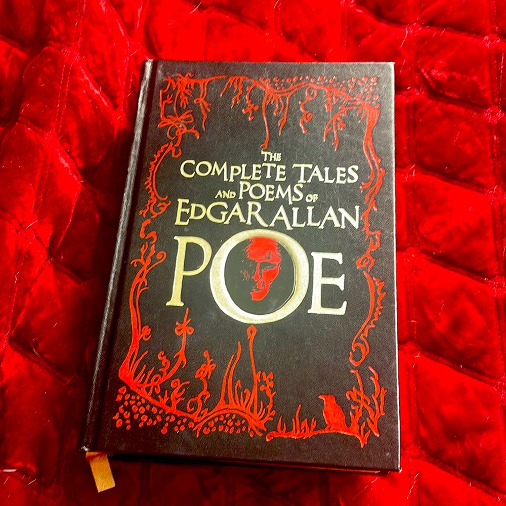 Complete Tales and Poems of Edgar Allen Poe 🦉